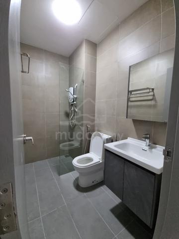 Middle Room with Own Bathroom 1