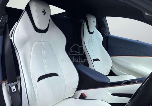 2022 BOOKNOW BLUE 3k KM Ferrari ROMA 3.9 - 3