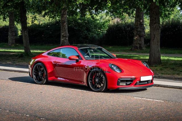 2022 Porsche 911 Carrera GTS - 1