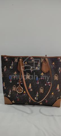 Carousel Image Selected