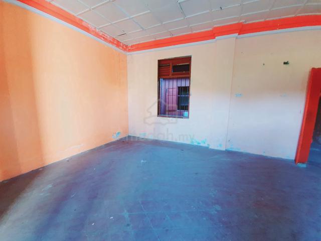 WoW !! Super Below Bank Value 33% Less MV RM200K Freehold Bandar Hilir 1