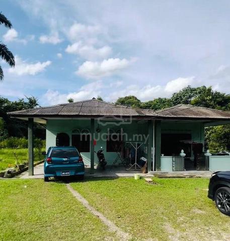 Rumah beserta tanah 1 ekar kota tinggi kg temenin 1
