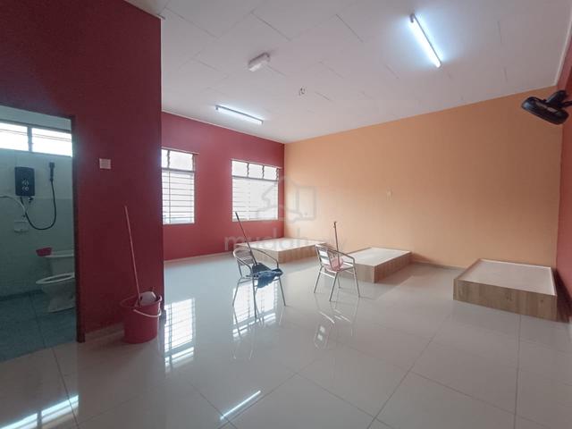 FREEHOLD INVEST HOTEL! Reno Double Storey Shoplot Bemban Heights Jasin 1