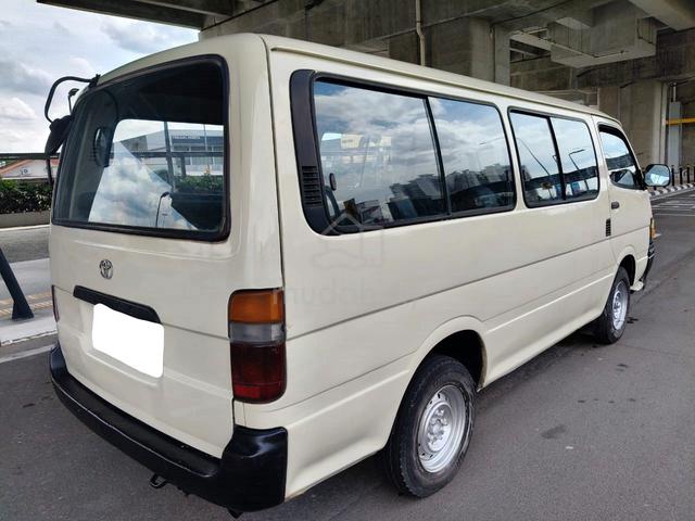 2000 Toyota Hiace 2.4 (M) Window Van 14 Seat - 3