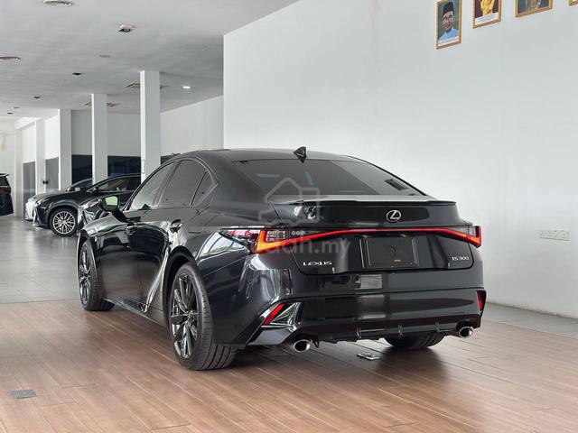 *Orange Caliper* 2022 Lexus IS300 2.0 F-SPORT - 5