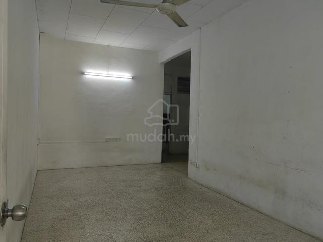 Taman Iping Batu Maung Single Storey 1400SF 3-rooms Renovate Tiles Flr 1