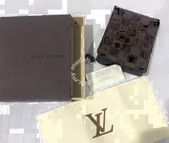 Louis Vuitton Authentic Shopping Gift Box No purse Plus All The
