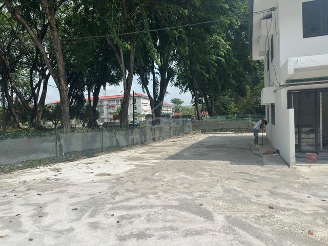 Corner 2 Storey House at Jalan KUINI Seksyen 4 Shah Alam  For Rent 1