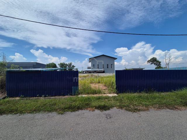 Empty land at Jalan Nobat, Tanjung Minyak Bukit Rambai Melaka 1