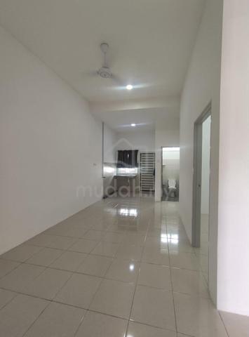 Rumah Teres Setingkat Untuk Disewa di Lunas 1