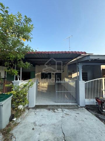 Batu Pahat ( Banang Jaya ) Jln Gemilang - 2 Storey w Reno - FULL LOAN 1