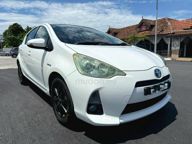 2013 Toyota PRIUS C 1.5HYBRID(A)BLACKLIST CAN LOAN - 1
