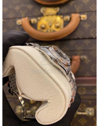 Carousel Image