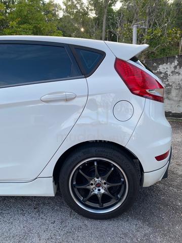 Ford Fiesta Sport Hatchback 1.6 (A) 2013 - 5