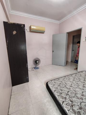 Room for rent at Pulai View Apartment @ Tampoi 1