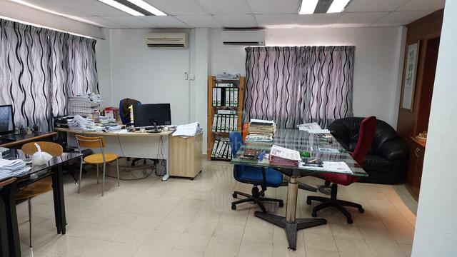 SUPER DEAL! 💛!!!Good Condition Corner Unit,For Sales kg 1