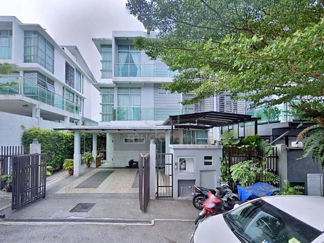 3 Storey Semi Detached House | Villa Laman Cahaya @ TTDI 1
