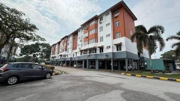Sri Putra Apartment 1