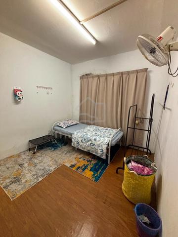 middle room 1