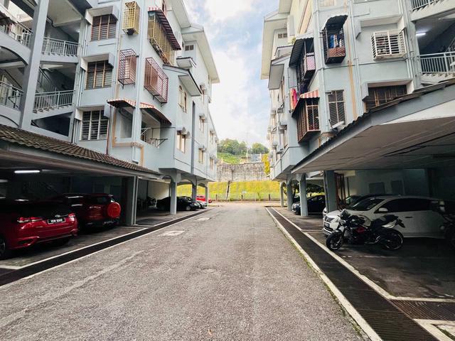 Putri Apartment 1