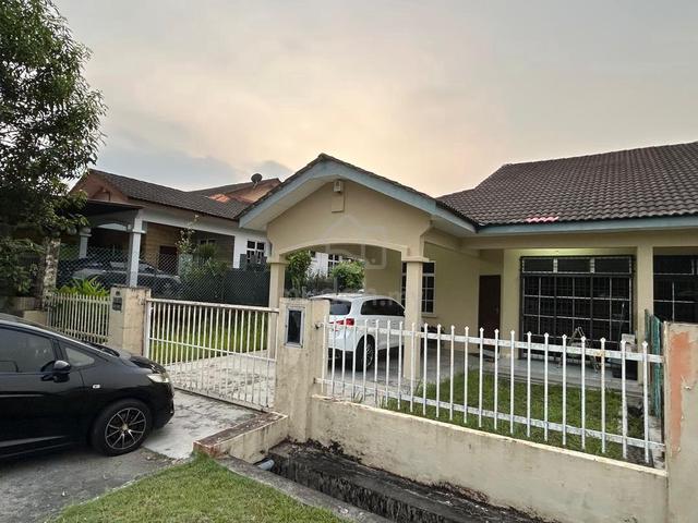 Single Story Semi-Detached House For Sale at Taman Hi Tech KTC 4 1
