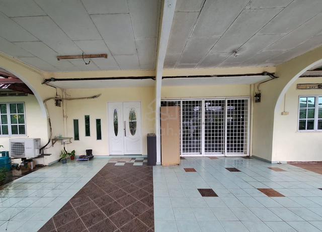 FACING OPEN Padang! Cabinet FREE - Taman Indah Tampin,N.9 1