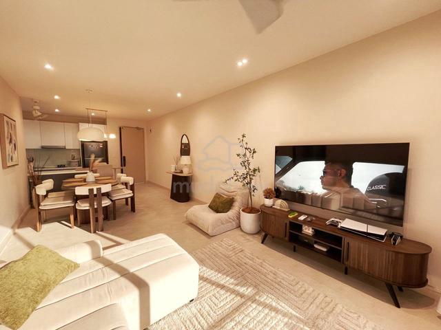 E Island Lake Haven 1