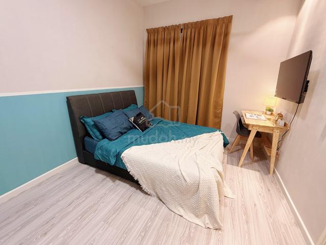 Meta Residence Seri Kembangan Room UPM MRT, Master Bedroom w Bathroom 1