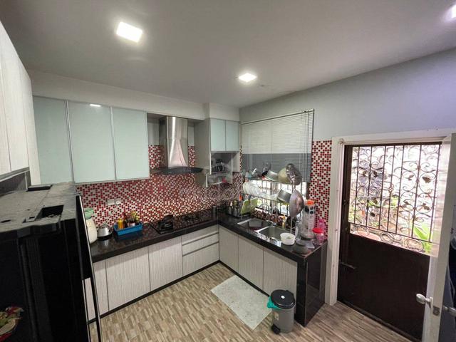 FREEHOLD AVENUE ONE LAKE VALLEY CHERAS semid 4