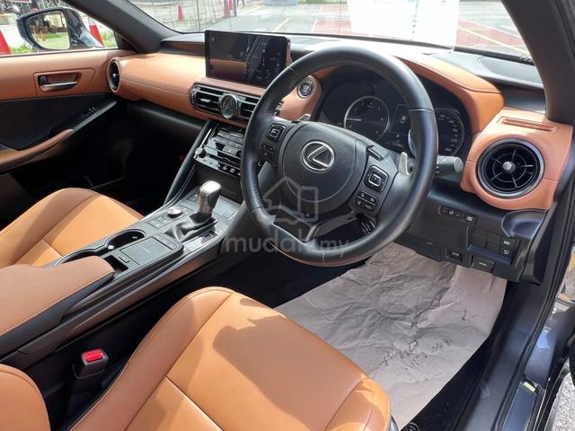 LEXUS IS300 2.0 BASE Brown Interior Low Milage  - 4