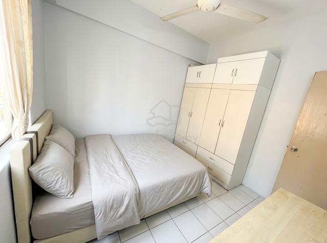 fully furnished AC room for rent sri aman block 3 1