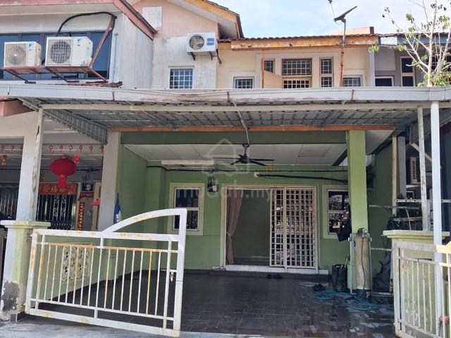 Rumah Teres 2 Tingkat Bandar Springhill 1