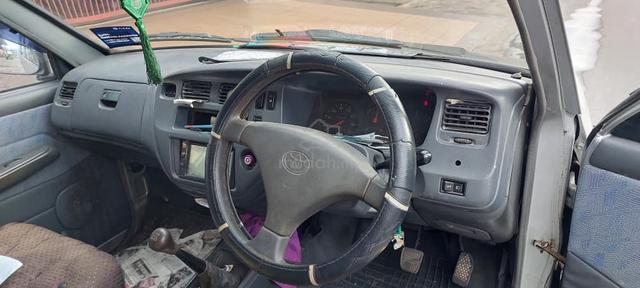 2001 Toyota UNSER 2.4 GLD (M) - 5