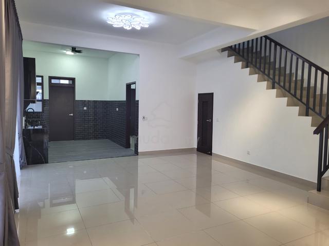 Aspira Parkhome Gelang Patah End Lot For Rent |4R3B | Extra Side Land| 1