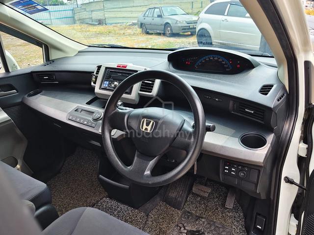 2011 OTR Honda FREED 1.5 E (A) 2POWER DOOR 1 OWNER - 5