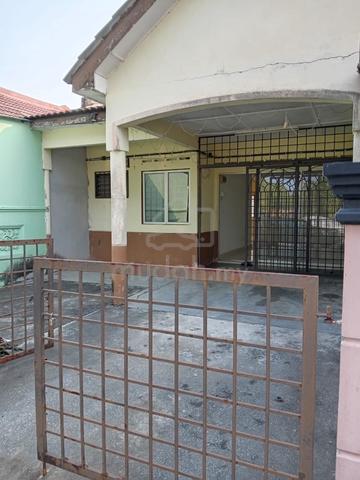 Selangor Banting Not Furnished 1-Storey Terraced House For Rent 1