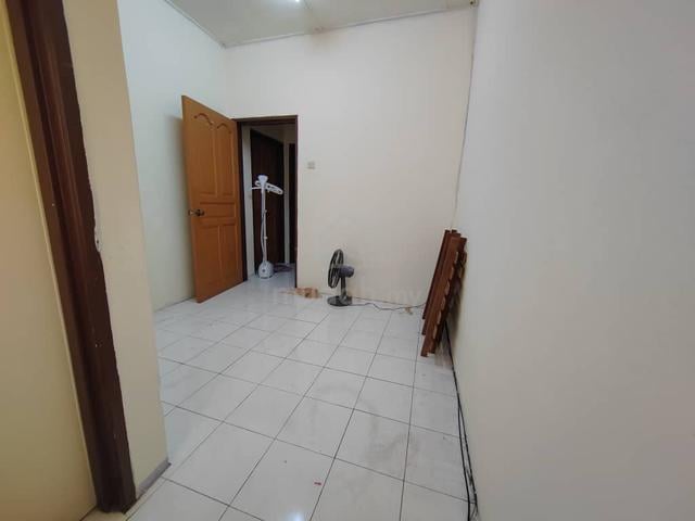 bilik sewa non sharing taman equeen seri kembangan 1