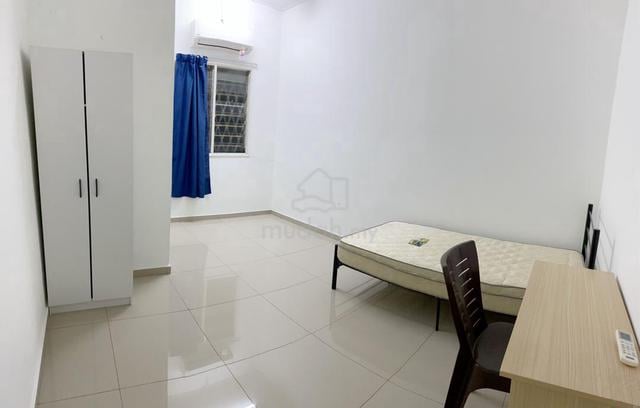 Fully Furnished Selangor Bandar Botanic Room For Rent 1