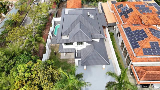 Bungalow 2 Storey with Huge Land Area, Ara Damansara 1