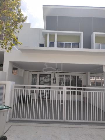 Partially Furnished Negeri Sembilan Bandar Sri Sendayan Room For Rent 1