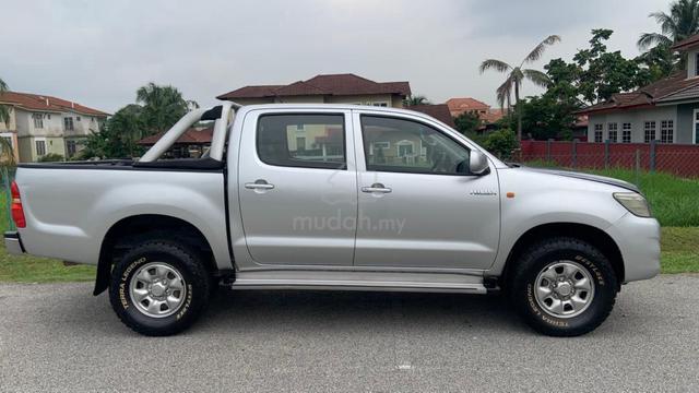 2012 Toyota HILUX 2.5 STD (M) - 4