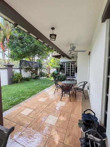 Value buy Fully Renovated 2.5 Storey Corner House For Sale 1