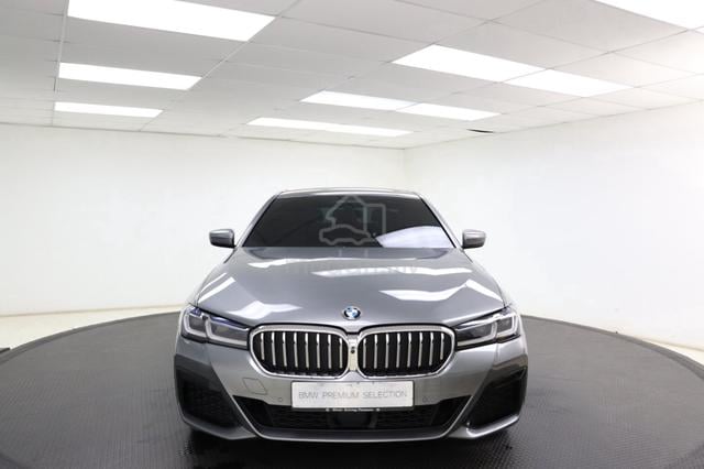 2023 BMW 530i 2.0 M-SPORT ORIGINAL MILEAGE - 2