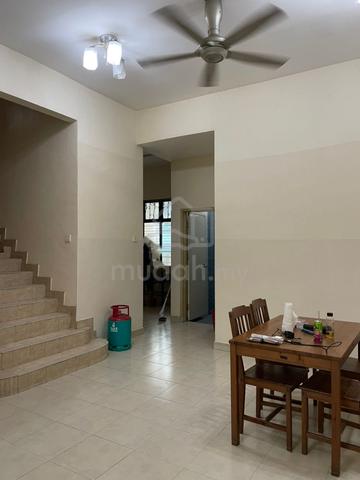 Live Comfortably in Seksyen 7 | Spacious 3-Storey Superlink 1