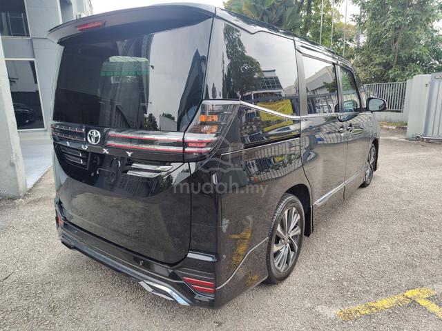 2022 Grade 4.5 Toyota VOXY 2.0 S-Z (A) Modellista - 3