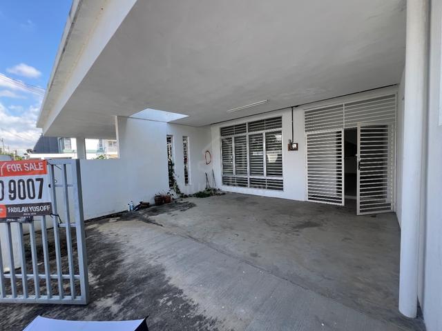 Rumah 2 tingkat Kota Warisan di Jual 1