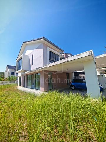 Bandar Ainsdale Tenang Corner Lot Near Playground 1