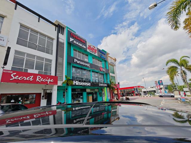 Taman Mutiara Mas - 3 Storey Shoplot 1