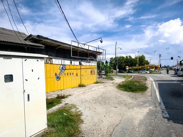 Kedai SETINGKAT TEPI JALAN BESAR CENDERING KUALA TERENGGANU 4