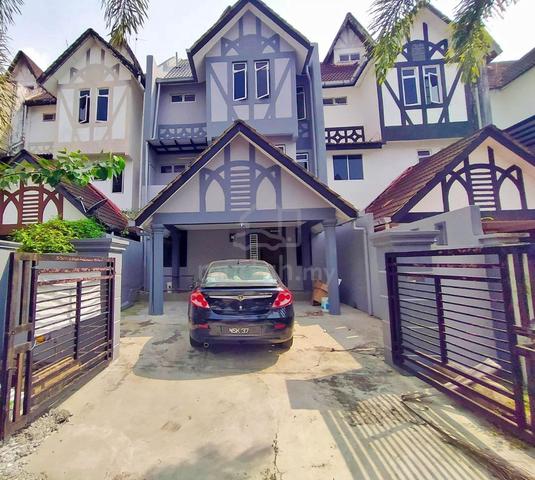 (Renovated) Jalan Sri Perkasa,Taman Tampoi Utama,Johor Bahru 1